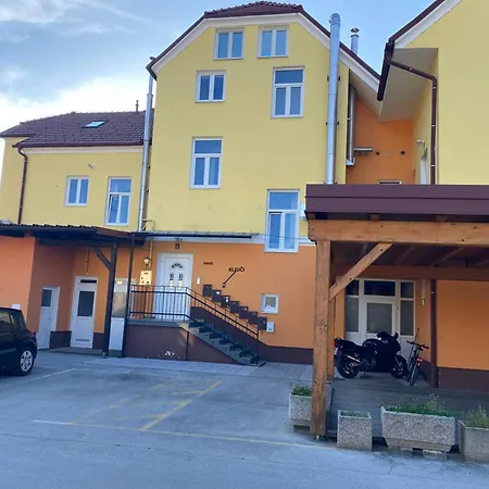 Apartma